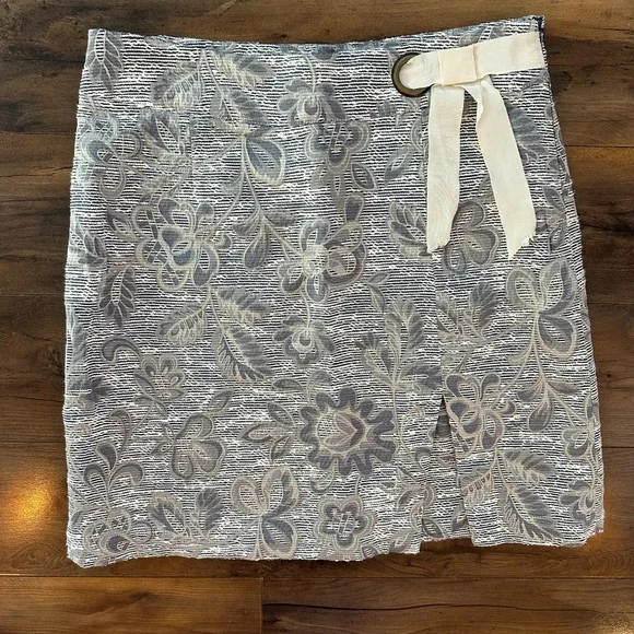 Maeve by Anthropologie Floral Jacquard Mini Skirt – 12 – Metallic Grey – Holiday - Picture 3 of 10